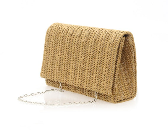 Γυναικεία τσάντα ψάθινη με μακριά αλυσίδα σε σκούρο μπεζ χρώμα SSB13be