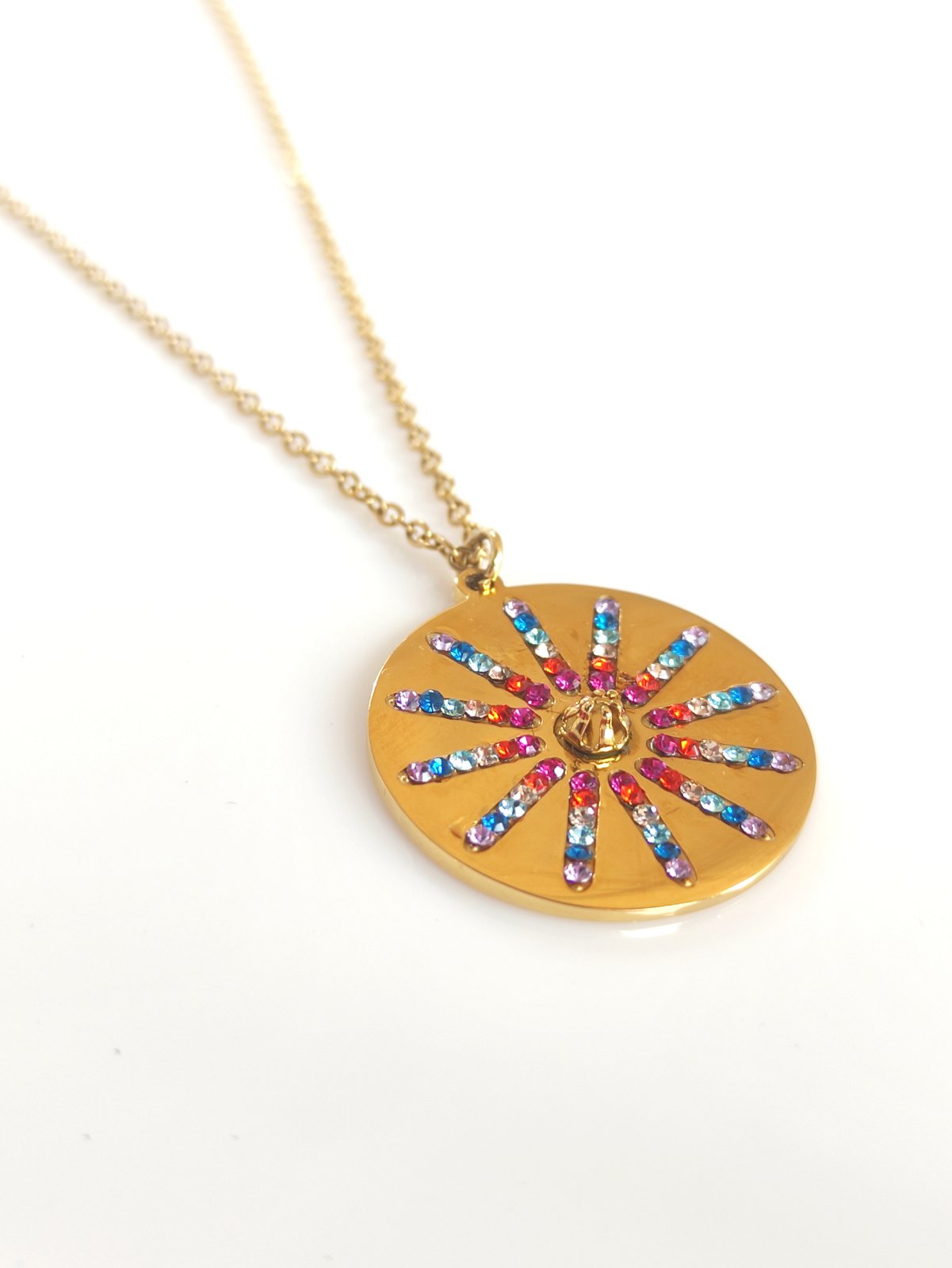 Ατσάλινο κολιέ σε χρώμα χρυσό με χρωματιστές πέτρες SSN41