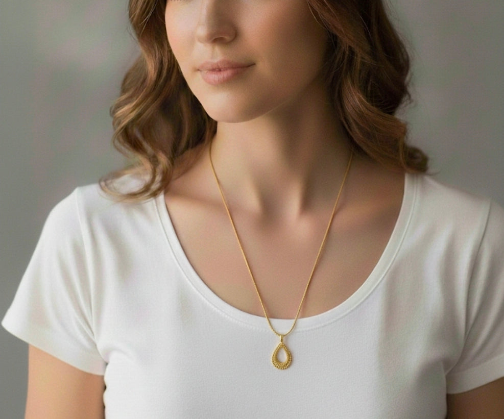 Κολιέ με μακριά αλυσίδα από ανοξείδωτο ατσάλι σε χρώμα χρυσό SSN73