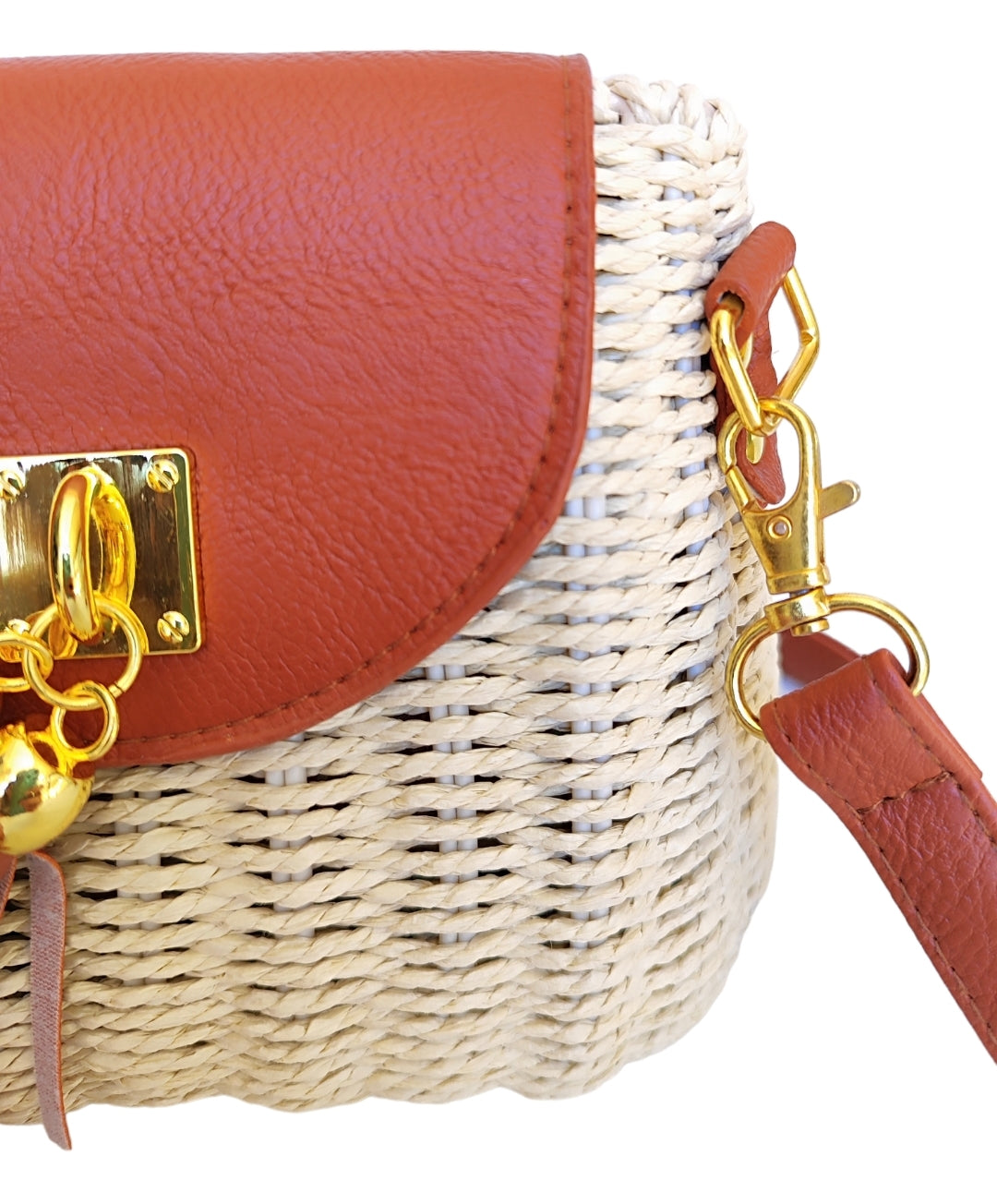 Γυναικεία οβάλ τσάντα ψάθινη με μακρύ λουράκι σε μπεζ χρώμα SSB12