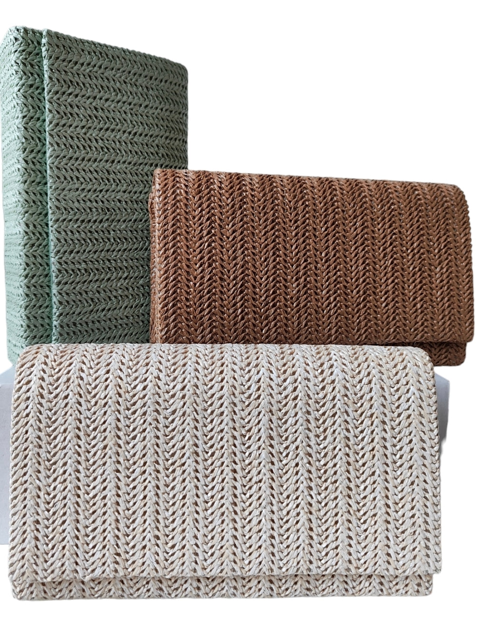 Γυναικεία τσάντα ψάθινη με αλυσίδα σε μπεζ χρώμα SSB13be