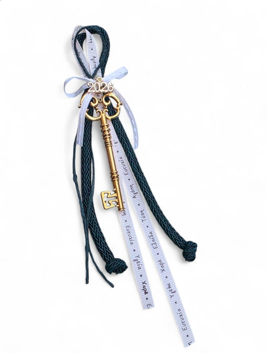 Χειροποίητο κρεμαστό γούρι κλειδί σε χρυσό χρώμα  SSG79