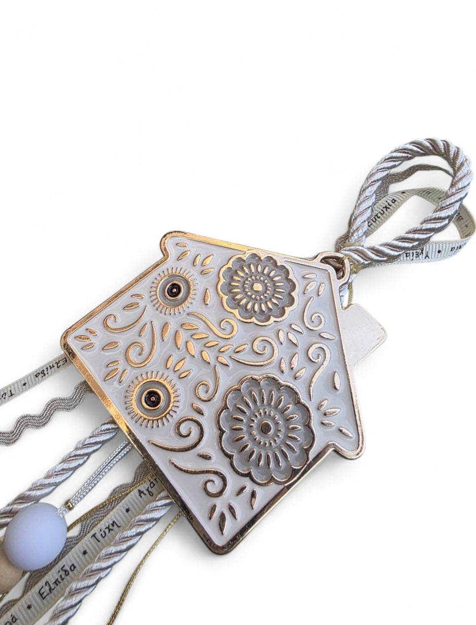 Χειροποίητο κρεμαστό γούρι σε σχήμα σπιτιού SSG75