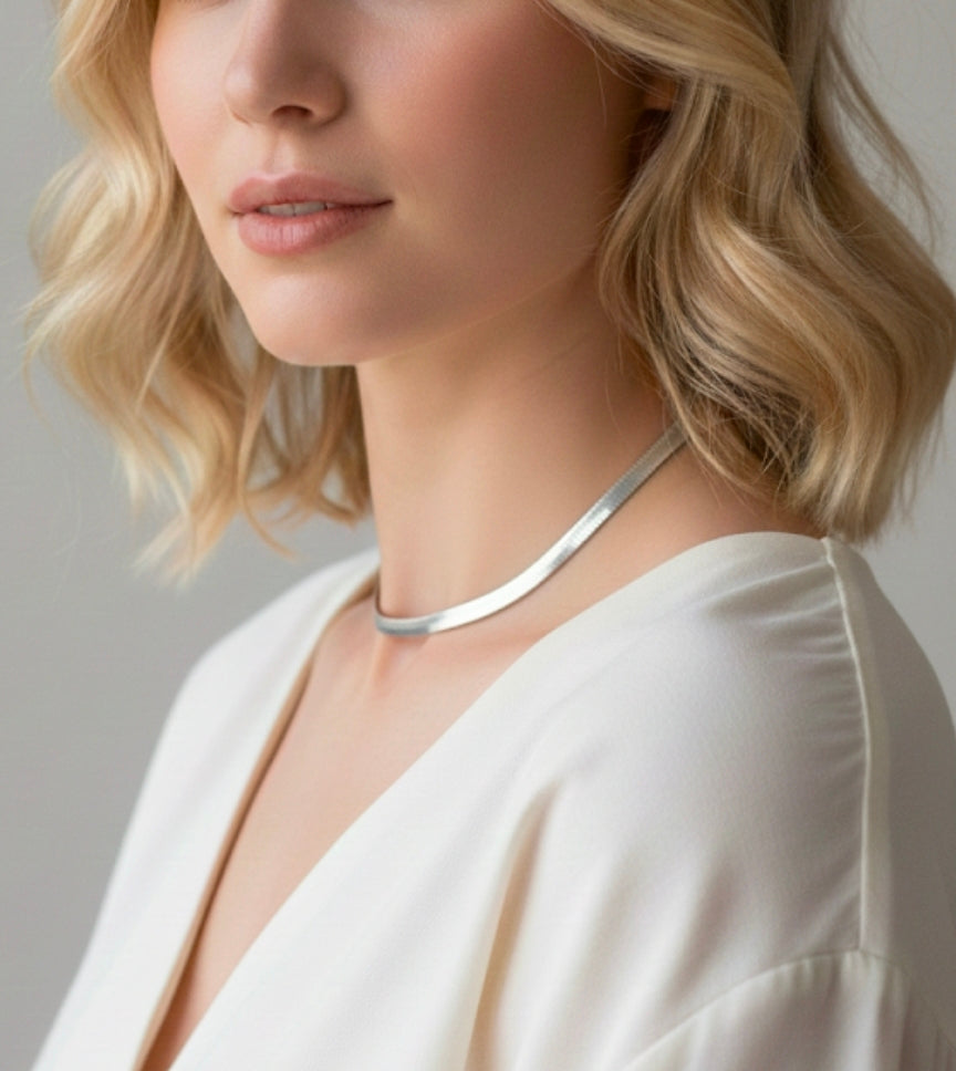 Κολιέ λεπτό από ανοξείδωτο ατσάλι σε χρώμα ασημί  SSN83ss