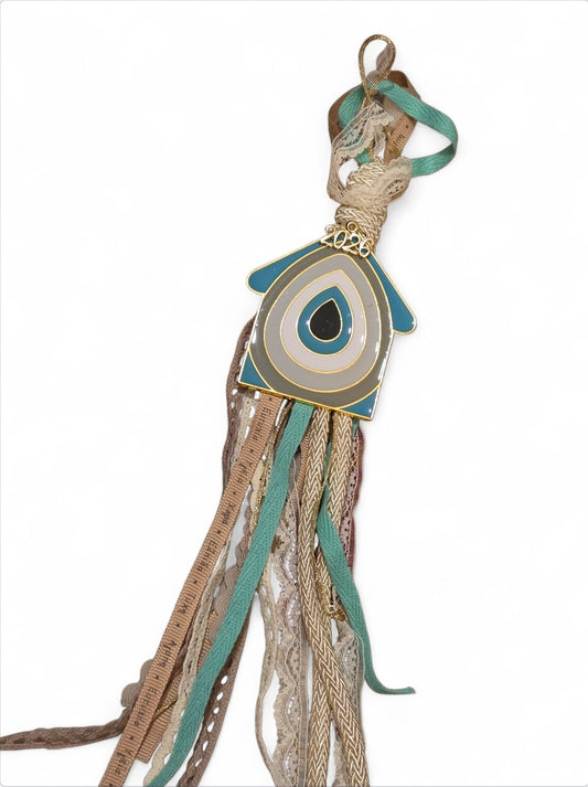 Χειροποίητο κρεμαστό γούρι σπίτι με μάτι σε χρώμα βεραμαν SSG87v